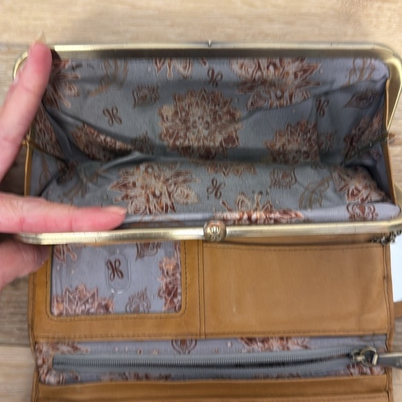 HOBO International Tan Leather Rachel Continental Wallet Clutch - Picture 8 of 10